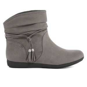 NEW Booties Size 11 M